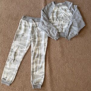 Women’s Jogger Set